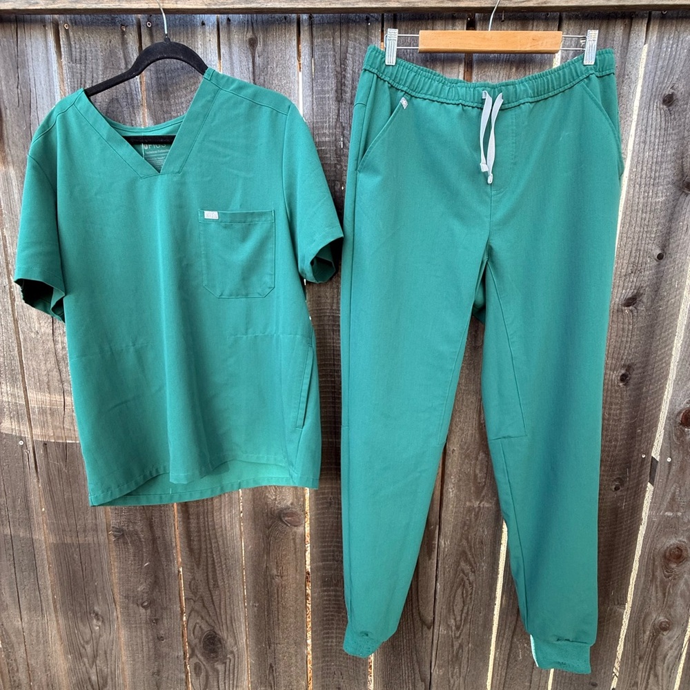FIGS SCRUBS (USED)
